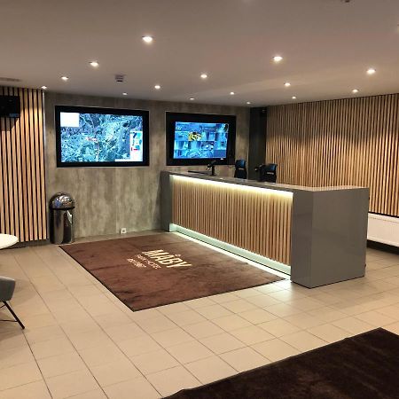 Maby Park Hotel Arlanda Kültér fotó